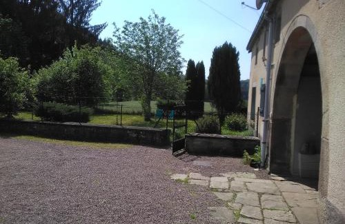 Saint-Bresson House | Pet-Friendly Getaway at Ferme De La Grange Du Bas