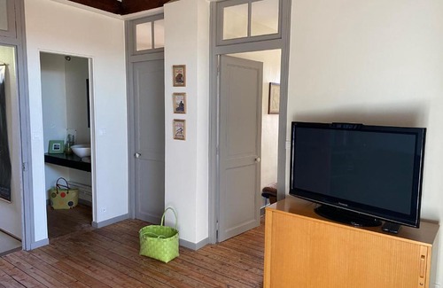 Ocquerre Bed & Breakfast | Child-Friendly Retreat at FERME DE LA TROUSSE - 10/10 Rated