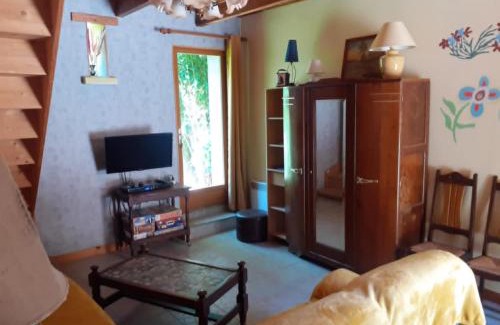 Nielles-les-Ardres House | Relaxing Retreat at Ferme de Méraville - Pet Friendly Stay
