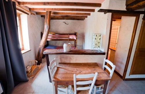 Etrigny Bed & Breakfast | Pet-Friendly Retreat at Ferme de Malo with Family Amenities