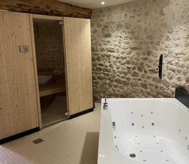Beauvilliers House | Experience Ferme de Mesangeon: Rated 9.4/10 with Hot Tub