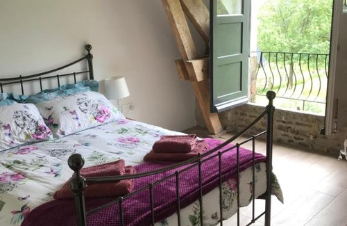 Sourdeval Bed & Breakfast | Delightful Stay at Ferme de Noyes - Rated 8.7/10