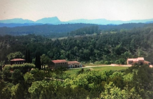 Entrecasteaux House | Pet-Friendly Getaway at Ferme du Grand Jas - 10/10 Rated