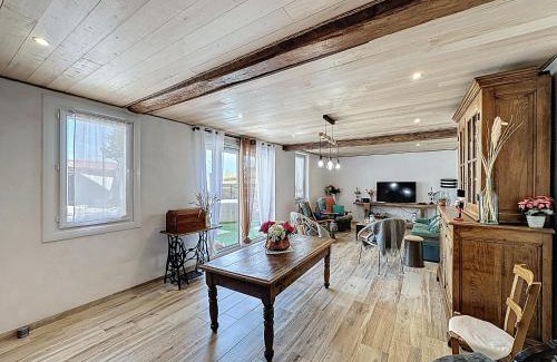 Bars House | Discover Ferme Gascone: Oceanfront Retreat Near Marciac