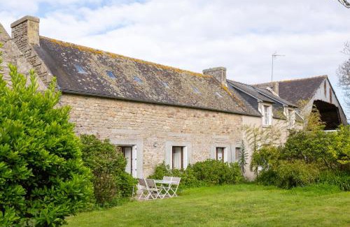 Plobannalec-Lesconil House | Explore Ferme Kerlan: Family-Friendly Retreat 5 Min from Beach