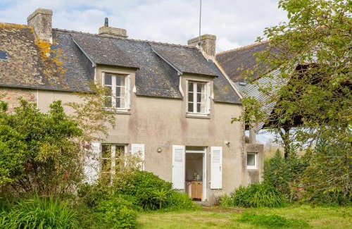 Plobannalec-Lesconil House | Explore Ferme Kerlan: Family-Friendly Retreat 5 Min from Beach