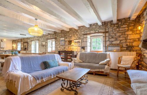 Plobannalec-Lesconil House | Explore Ferme Kerlan: Family-Friendly Retreat 5 Min from Beach