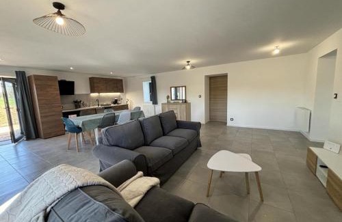 Franchesse House | Comfortable Country Escape with Garden & Accessibility Labels
