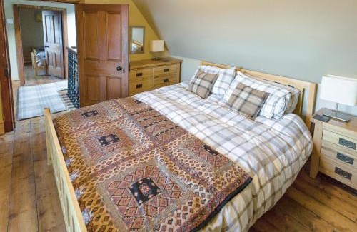 Kilmun House | Fern Cottage: 4-Star Pet-Friendly Retreat with Perfect Score
