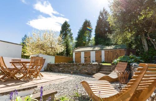 Kilmun House | Fern Cottage: 4-Star Pet-Friendly Retreat with Perfect Score