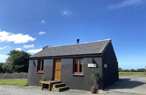 Tiers Cross House | Fern Cottage: Cozy 1 Bedroom Retreat on Blossom Farm