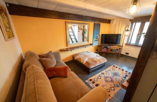 Tiers Cross House | Fern Cottage: Cozy 1 Bedroom Retreat on Blossom Farm