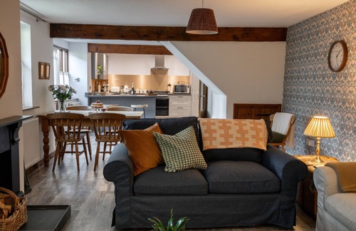 Hele Cottage | Pet-Friendly Fern Cottage: Cozy Holiday Getaway in West Down