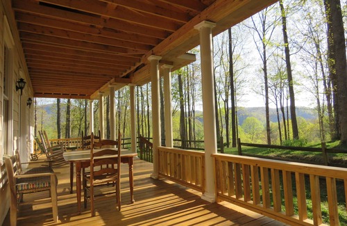 Deep Gap House | Experience Nature and Convenience: Pet-Friendly Retreat Awaits