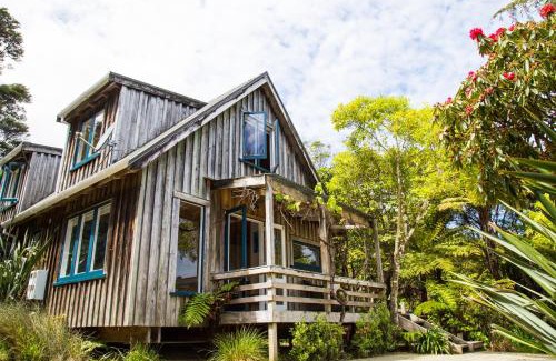Coromandel Apartment | Exceptional Fern Lodge Coromandel with Ocean Views