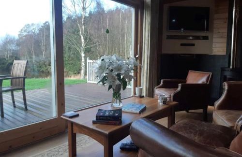 Perth House | Fern Lodge - Eco-Friendly Retreat with Hot Tub in Perthshire