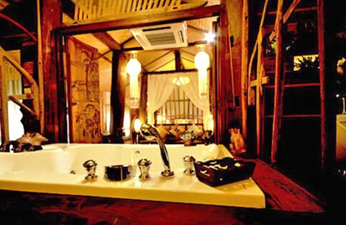 San Sai Hotel | Fern Paradise: Family-Friendly Retreat with Pool & Breakfast
