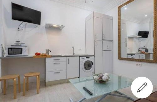 Los Remedios Apartment | Fernando IV 29A: Top-Rated Family and Pet-Friendly Retreat