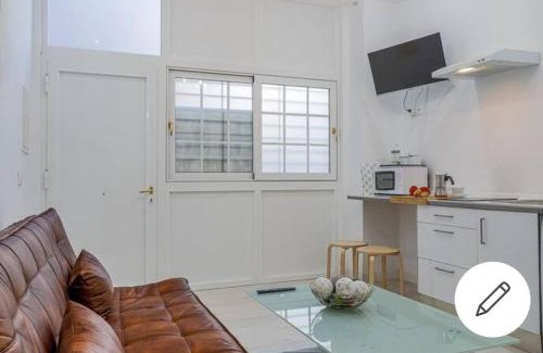 Los Remedios Apartment | Fernando IV 29A: Top-Rated Family and Pet-Friendly Retreat