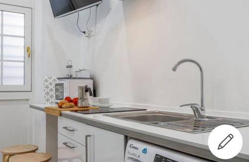 Los Remedios Apartment | Fernando IV 29A: Top-Rated Family and Pet-Friendly Retreat