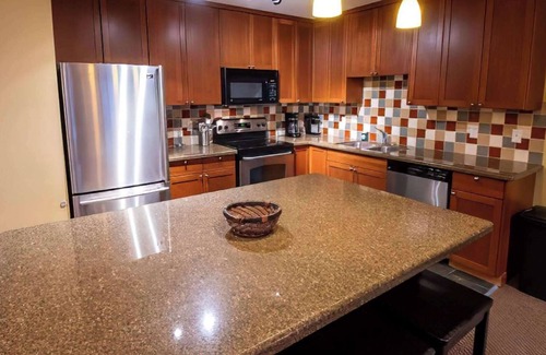 East Kootenay House | Fernie Pinnacle Ridge Chalet: Family-Friendly Retreat