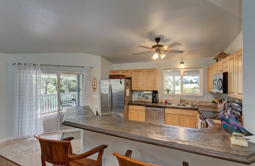 Royal Hawaiian Estates House | Guest Rated 10/10: Ferns & Frogs Forest Hale Retreat