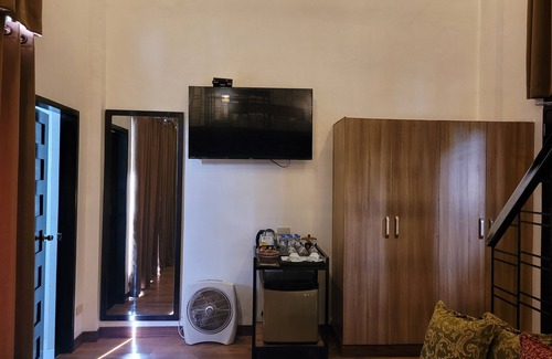 Coron Hotel | Fernvale Leisure Club and Resort: Family-Friendly Escape