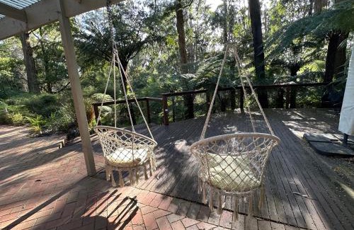 Kalorama House | Top-Rated Fernview on Falls: Family-Friendly Retreat