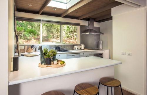 Kalorama House | Top-Rated Fernview on Falls: Family-Friendly Retreat