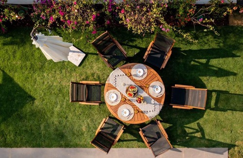 Assagao Villa | Discover Fernweh Villa: Family-Friendly with Pool & Hot Tub