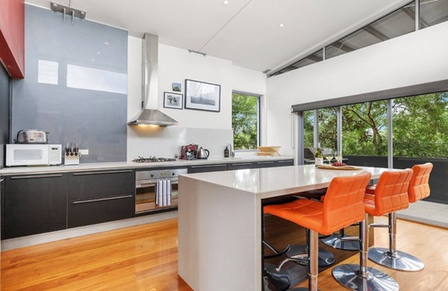 Pokolbin House | Experience Fernweh: Vintage Holiday Houses with Breakfast