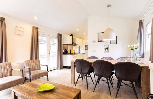 Lunteren Ski Chalet | Discover Ferox at Landgoed de Scheleberg for Memorable Getaways