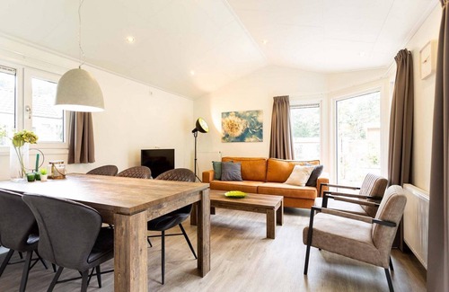 Lunteren Ski Chalet | Discover Ferox at Landgoed de Scheleberg for Memorable Getaways