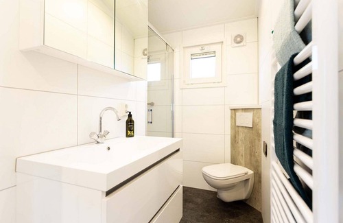 Lunteren Ski Chalet | Discover Ferox at Landgoed de Scheleberg for Memorable Getaways