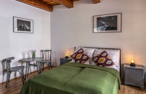 Csesznek House | Discover Ferrata Guesthouse: Pool, Spa & Family-Friendly Stay