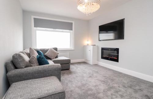 Knott End-on-Sea Apartment | Ferry View: Family & Pet-Friendly with 9.8 Guest Rating