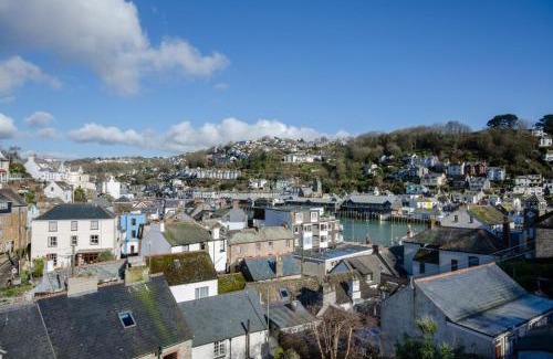 West Looe House | Pet-Friendly Retreat at Ferry View - Rated 9/10 by Guests