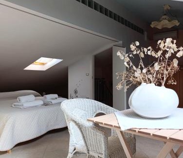 Sortino Bed & Breakfast | Discover Ferula Loft: Pet-Friendly Retreat with Hot Tub