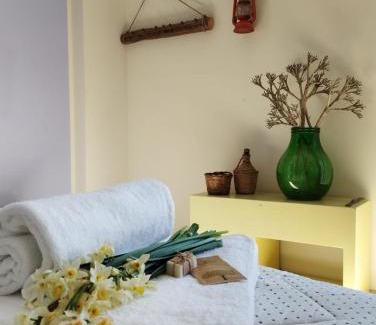 Sortino Bed & Breakfast | Discover Ferula Loft: Pet-Friendly Retreat with Hot Tub