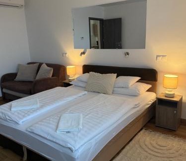 Egerfurdo Apartment | Discover Ferzs Apartman Egerszalók: Pet and Child Friendly