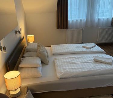 Egerfurdo Apartment | Discover Ferzs Apartman Egerszalók: Pet and Child Friendly