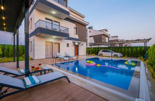 Ciftlik Villa | Superb 4-Star Villa Near the Sea with Pool & Family Amenities