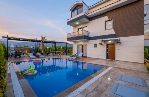 Ciftlik Villa | Superb 4-Star Villa Near the Sea with Pool & Family Amenities