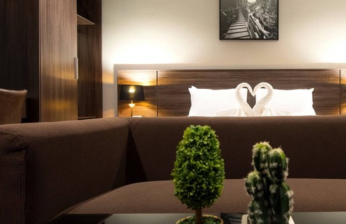 Phetchabun Hotel | Discover Feungfah Litz: Family-Friendly Stay with Breakfast