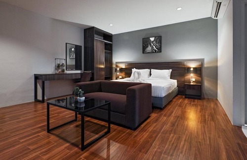 Phetchabun Hotel | Discover Feungfah Litz: Family-Friendly Stay with Breakfast