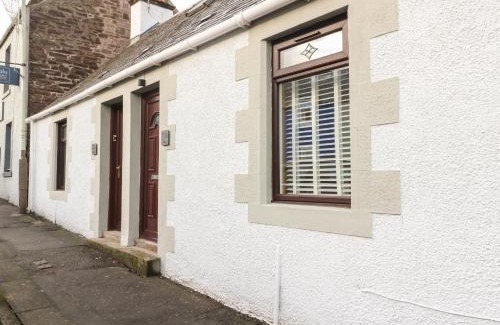 Auchterarder House | Charming Feus Holiday Cottage: Pet-Friendly and Family Approved