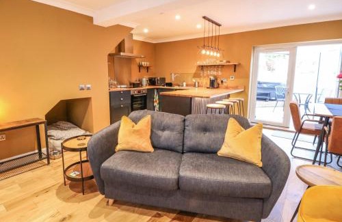 Auchterarder House | Charming Feus Holiday Cottage: Pet-Friendly and Family Approved