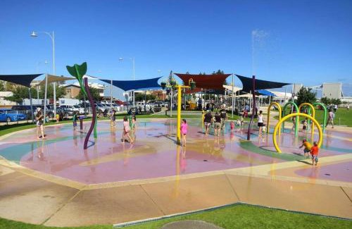 Geraldton House | Convenient Corner House: Steps to Town & Family-Friendly