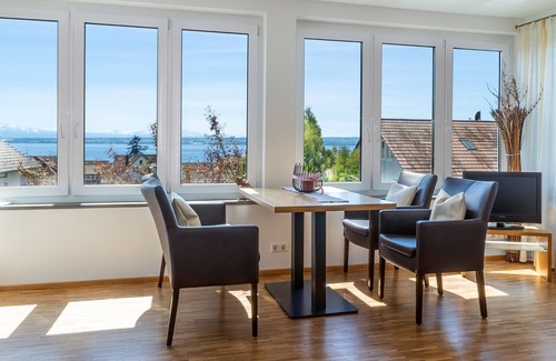 Hagnau Apartment | Cozy Fewo 101 with Breakfast – Perfect for Families!