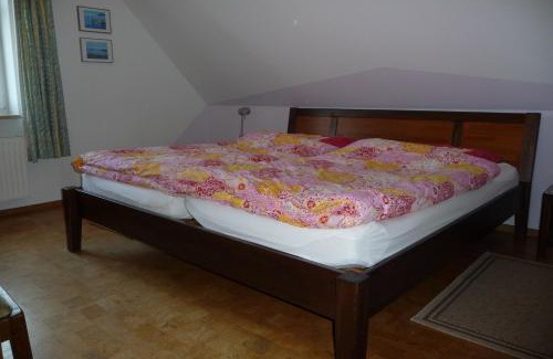 Offenbuttel Apartment | Pet-Friendly Retreat at Fewo 2 "Landhaus am Grashof"